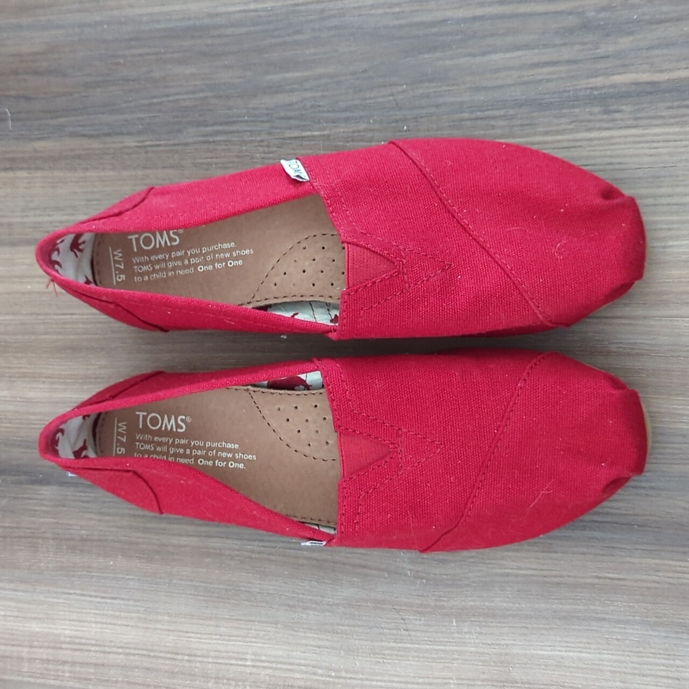 EUC red Tom's shoes